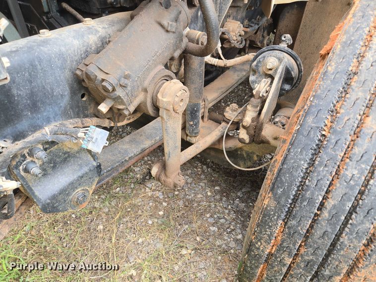 image for item EU3699 2003 International 7400 digger derrick truck