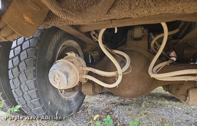 image for item EU3699 2003 International 7400 digger derrick truck