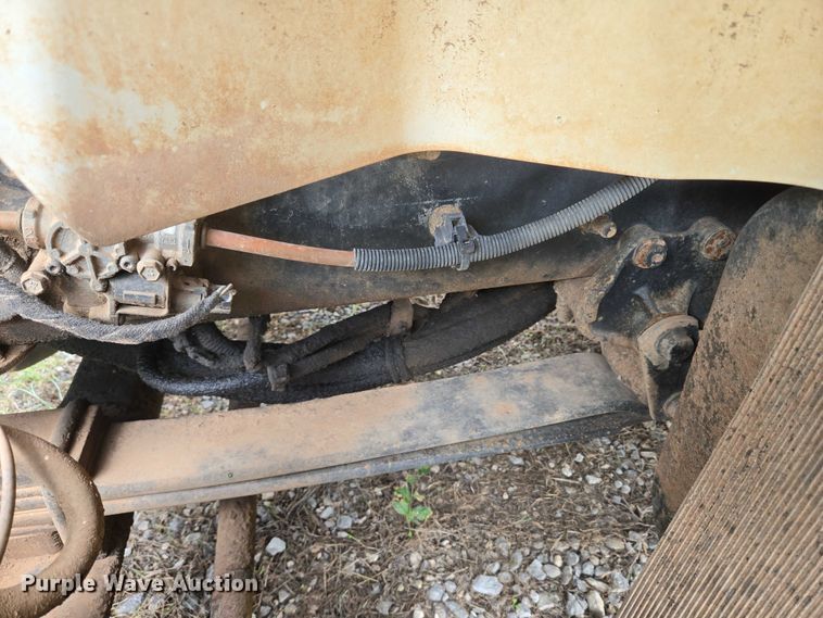 image for item EU3699 2003 International 7400 digger derrick truck