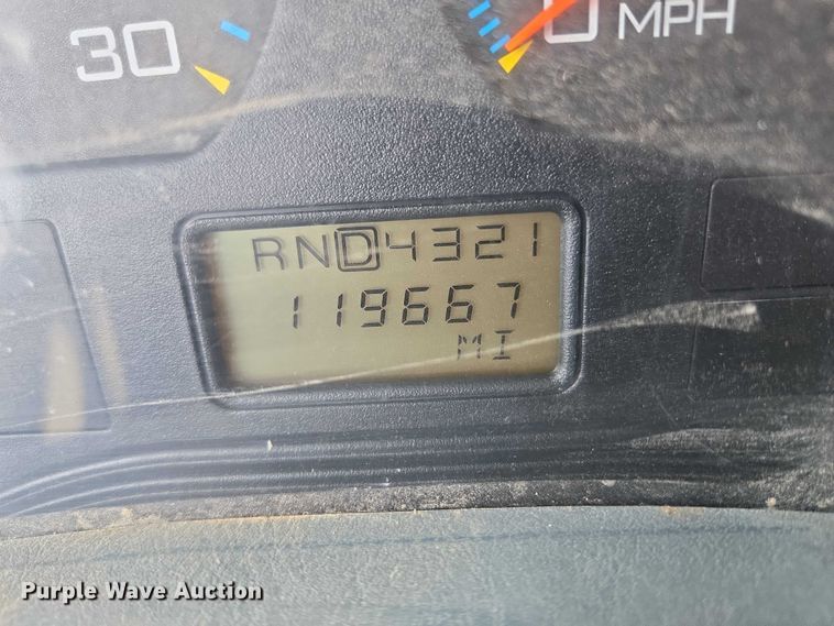 image for item EU3699 2003 International 7400 digger derrick truck