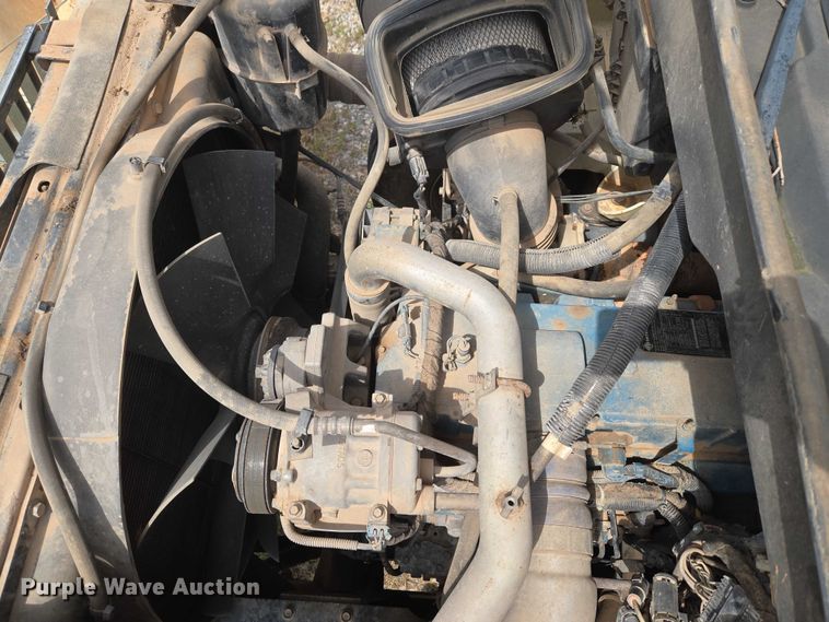 image for item EU3699 2003 International 7400 digger derrick truck