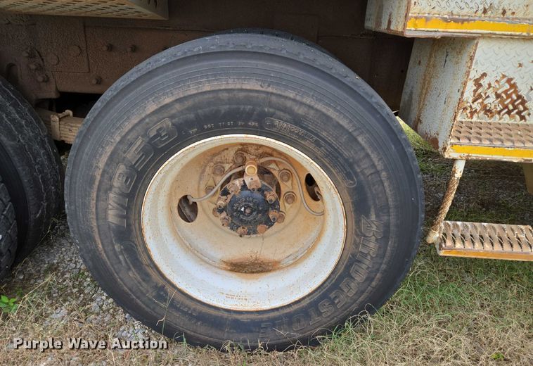 image for item EU3699 2003 International 7400 digger derrick truck