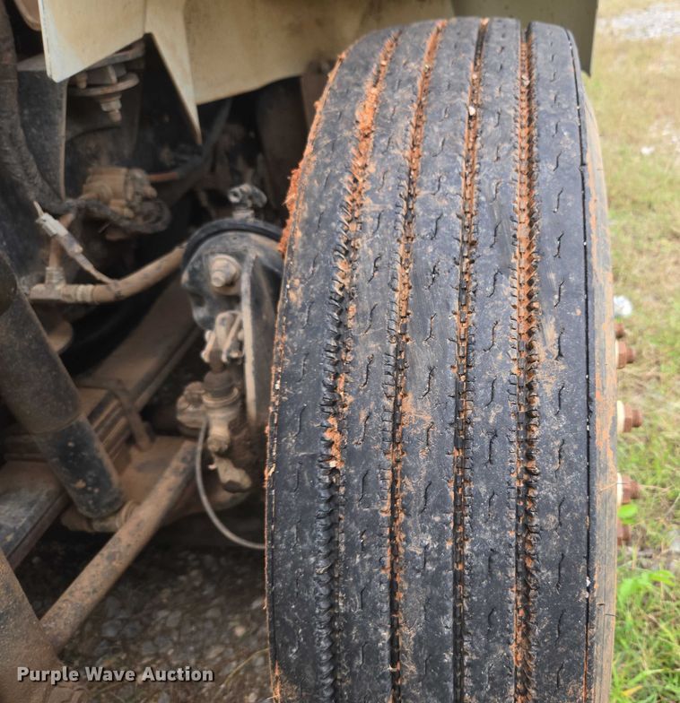 image for item EU3699 2003 International 7400 digger derrick truck