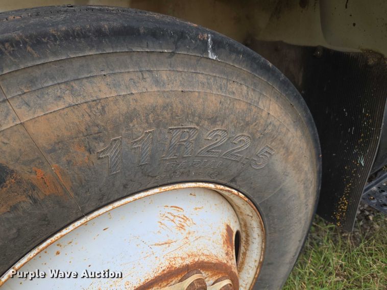 image for item EU3699 2003 International 7400 digger derrick truck