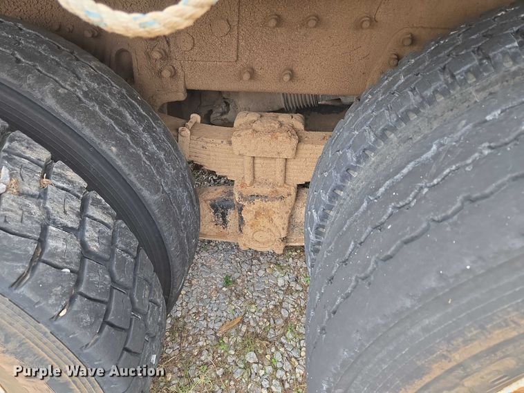 image for item EU3699 2003 International 7400 digger derrick truck