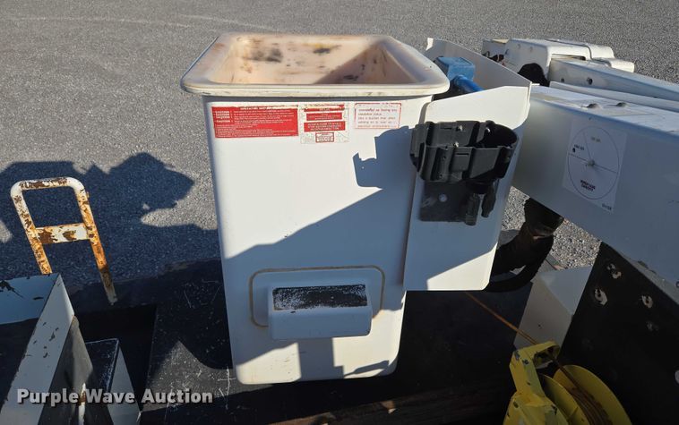 image for item EU3700 2016 RAM 5500 bucket truck