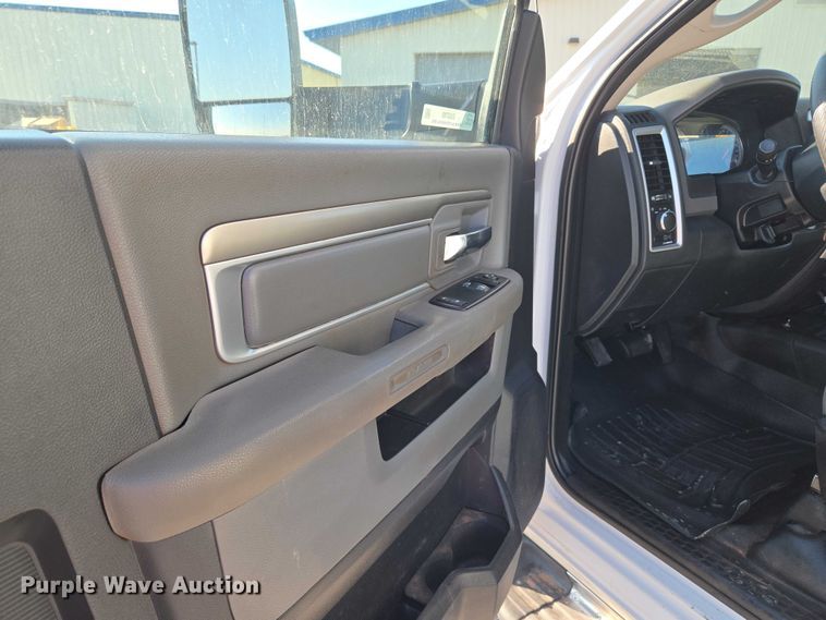 image for item EU3700 2016 RAM 5500 bucket truck