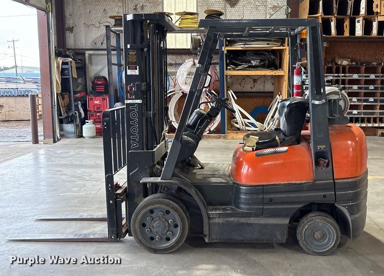 image for item EU4615 Toyota 42-6FGCU25 forklift