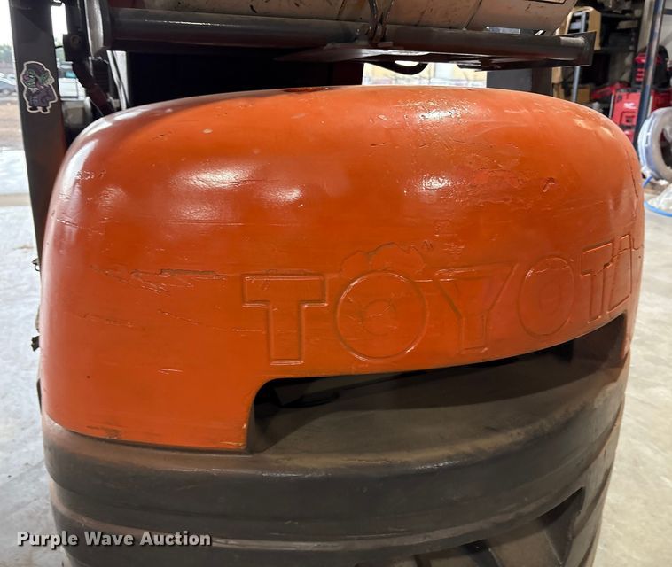 image for item EU4615 Toyota 42-6FGCU25 forklift