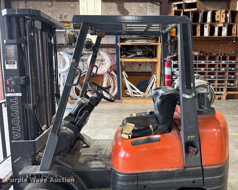 image for item EU4615 Toyota 42-6FGCU25 forklift