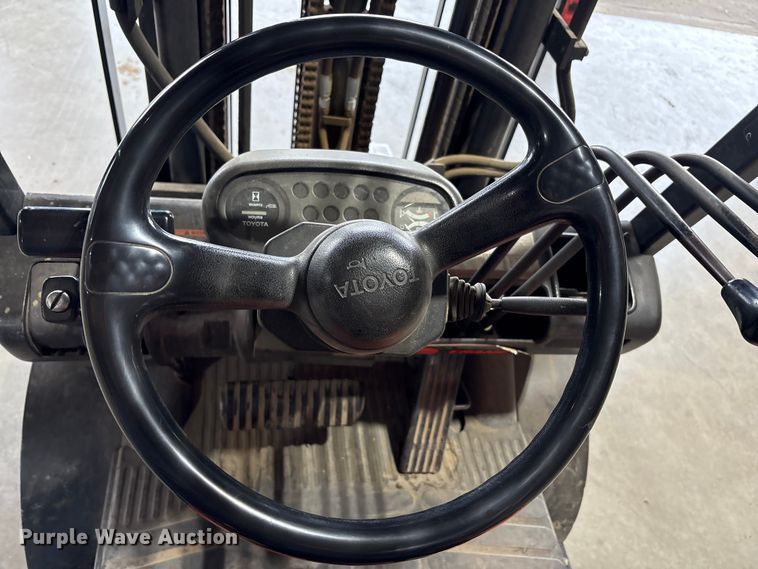 image for item EU4615 Toyota 42-6FGCU25 forklift