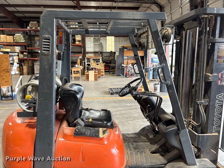 image for item EU4615 Toyota 42-6FGCU25 forklift