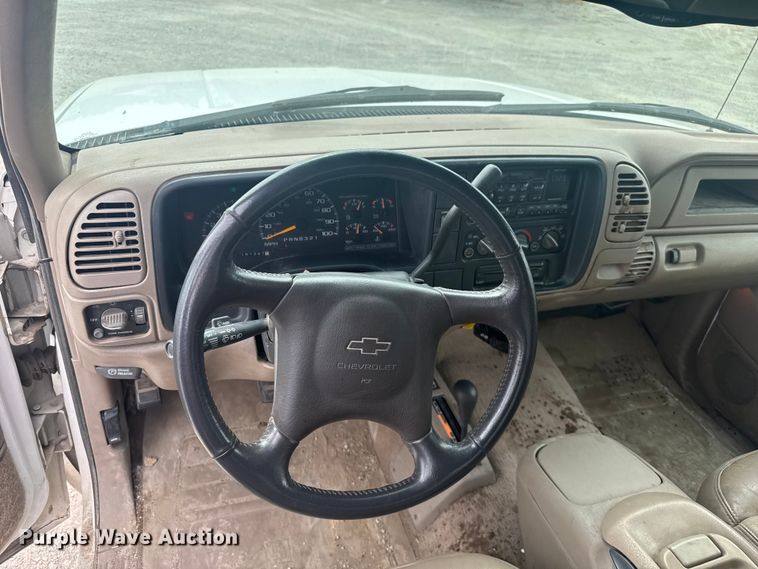 image for item EV1749 1998 Chevrolet  K3500 Crew Cab pickup truck