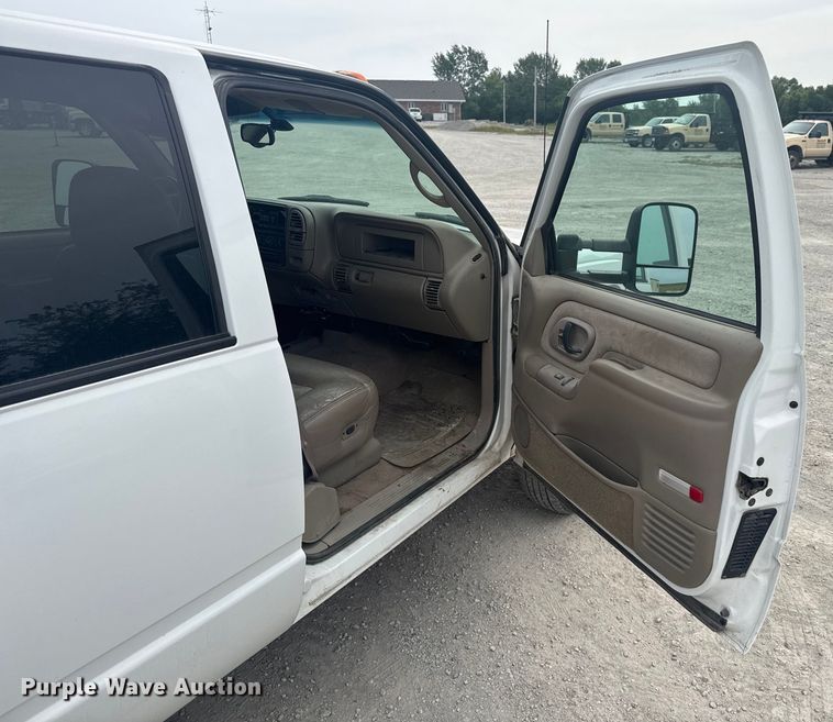 image for item EV1749 1998 Chevrolet  K3500 Crew Cab pickup truck