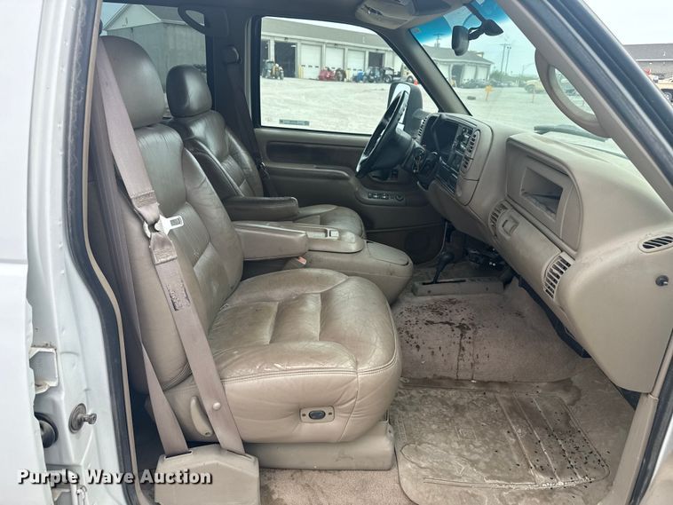 image for item EV1749 1998 Chevrolet  K3500 Crew Cab pickup truck