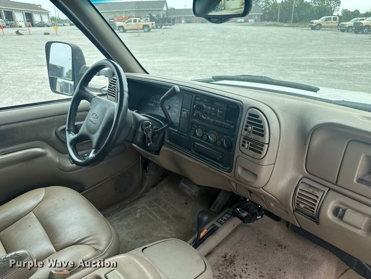 image for item EV1749 1998 Chevrolet  K3500 Crew Cab pickup truck