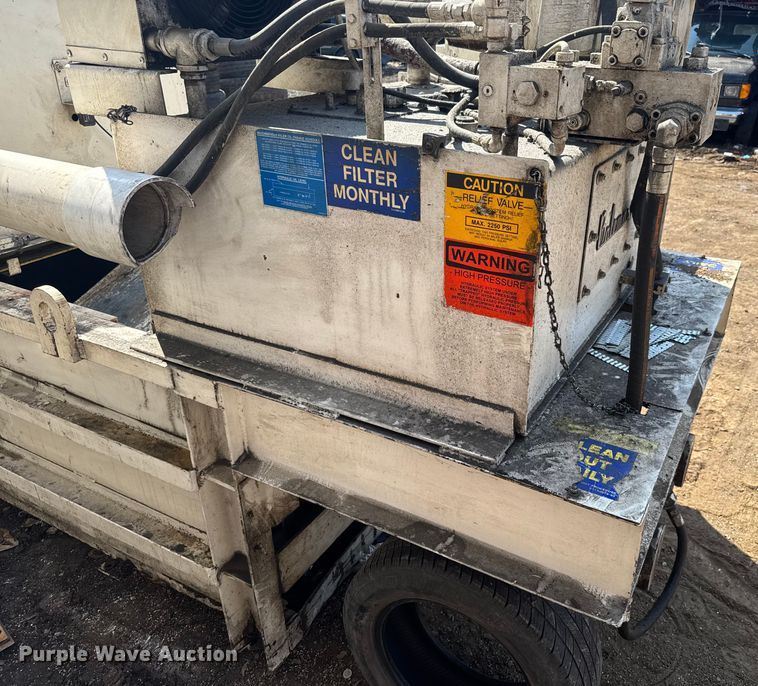 image for item EV1833 Balemaster 1772-A horizontal baler