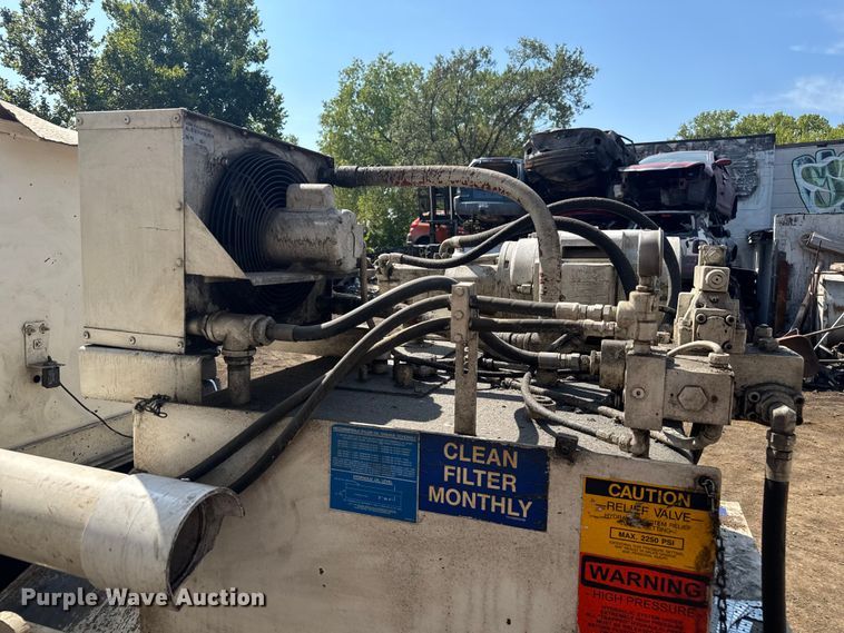 image for item EV1833 Balemaster 1772-A horizontal baler