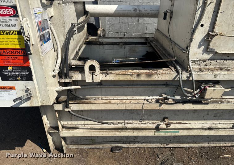 image for item EV1833 Balemaster 1772-A horizontal baler