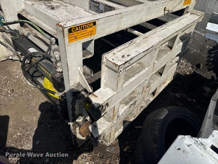 image for item EV1833 Balemaster 1772-A horizontal baler