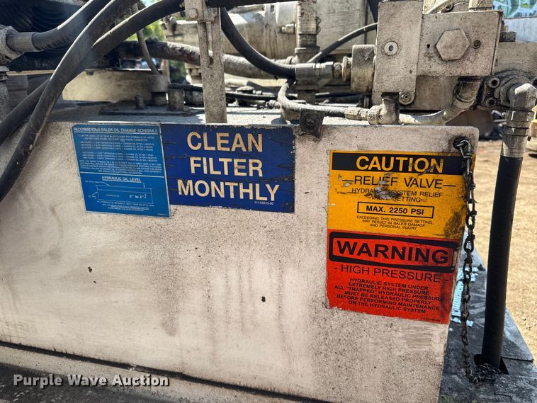 image for item EV1833 Balemaster 1772-A horizontal baler