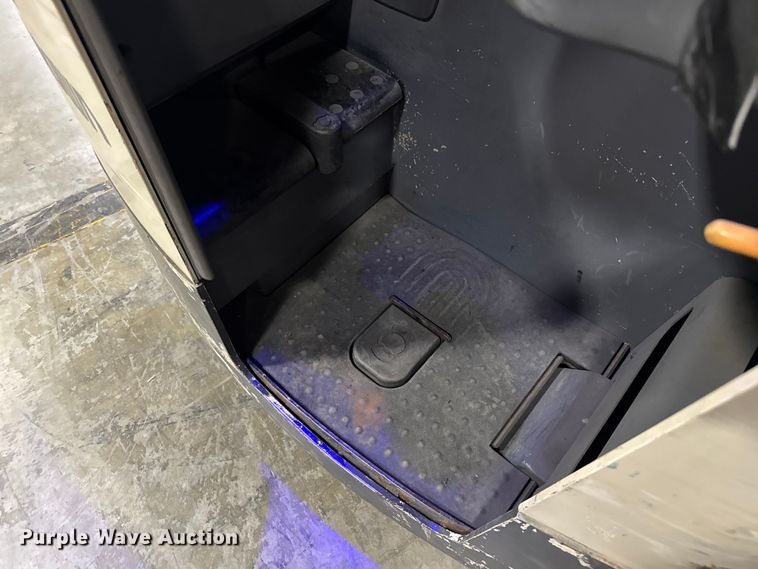 image for item EV1834 Crown RR5275S-45 reach truck