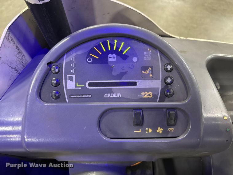 image for item EV1834 Crown RR5275S-45 reach truck