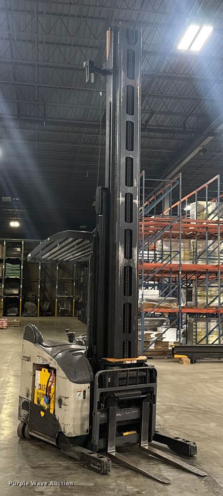 image for item EV1836 Crown RMD6095S-32 reach truck