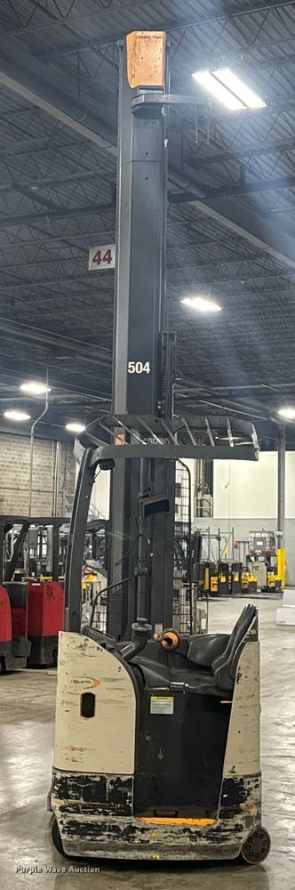 image for item EV1836 Crown RMD6095S-32 reach truck