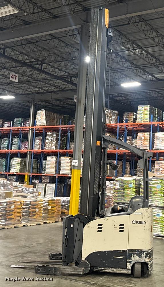image for item EV1836 Crown RMD6095S-32 reach truck