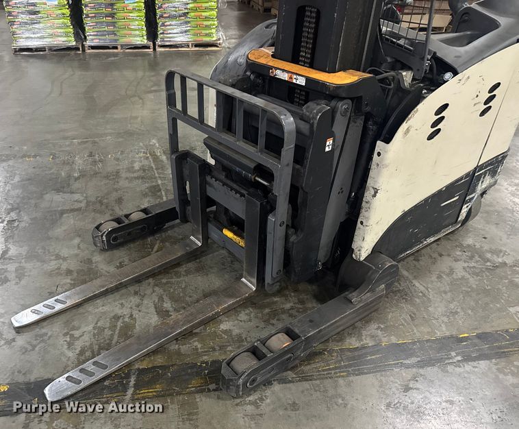image for item EV1836 Crown RMD6095S-32 reach truck