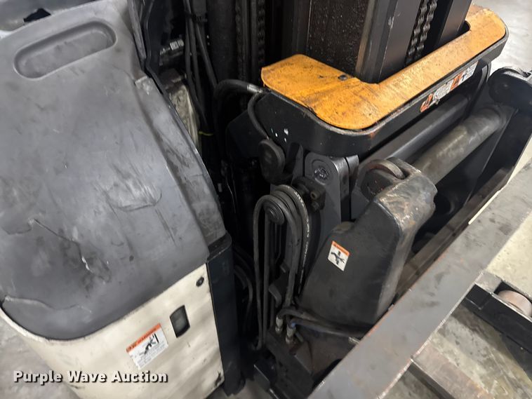 image for item EV1836 Crown RMD6095S-32 reach truck