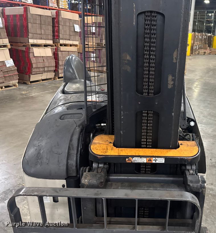 image for item EV1836 Crown RMD6095S-32 reach truck