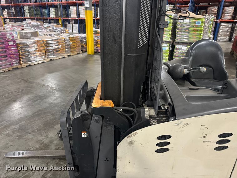 image for item EV1836 Crown RMD6095S-32 reach truck