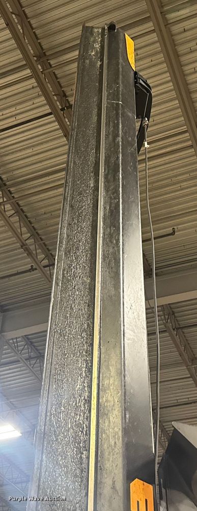 image for item EV1836 Crown RMD6095S-32 reach truck