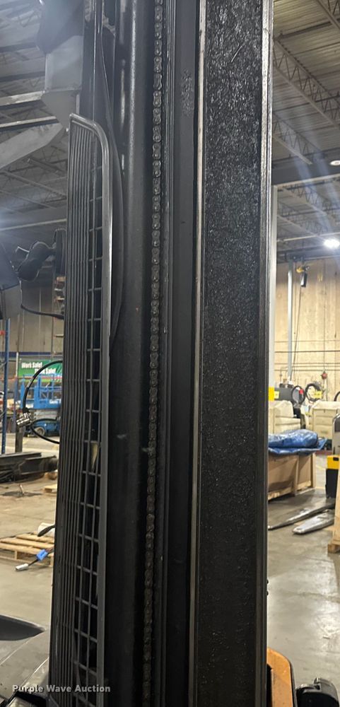 image for item EV1836 Crown RMD6095S-32 reach truck