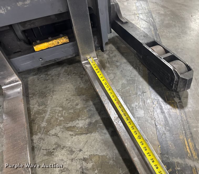 image for item EV1836 Crown RMD6095S-32 reach truck