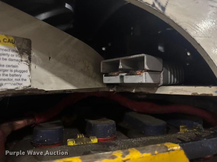 image for item EV1836 Crown RMD6095S-32 reach truck