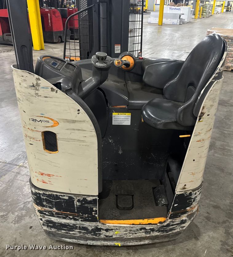image for item EV1836 Crown RMD6095S-32 reach truck