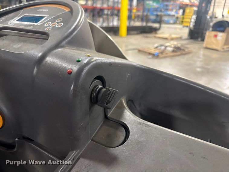 image for item EV1836 Crown RMD6095S-32 reach truck