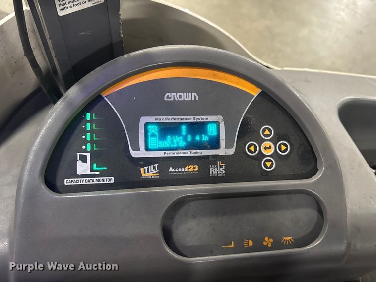 image for item EV1836 Crown RMD6095S-32 reach truck