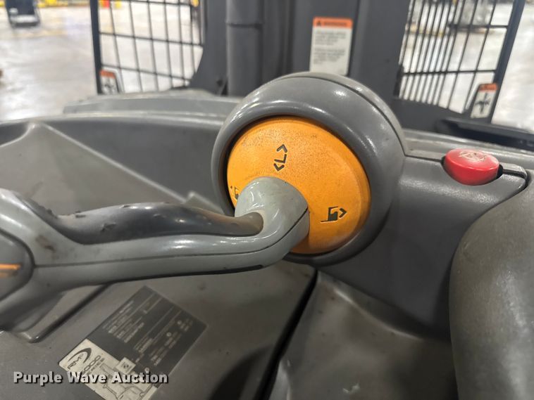 image for item EV1836 Crown RMD6095S-32 reach truck