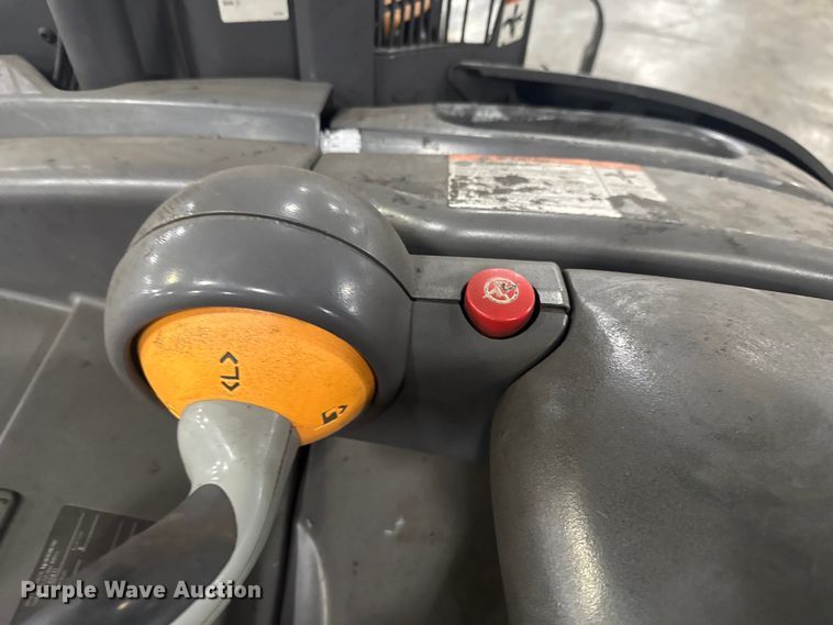 image for item EV1836 Crown RMD6095S-32 reach truck