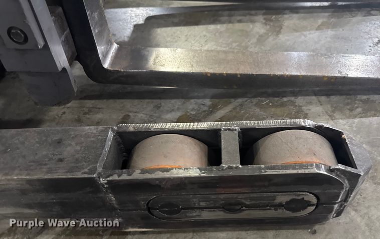 image for item EV1836 Crown RMD6095S-32 reach truck