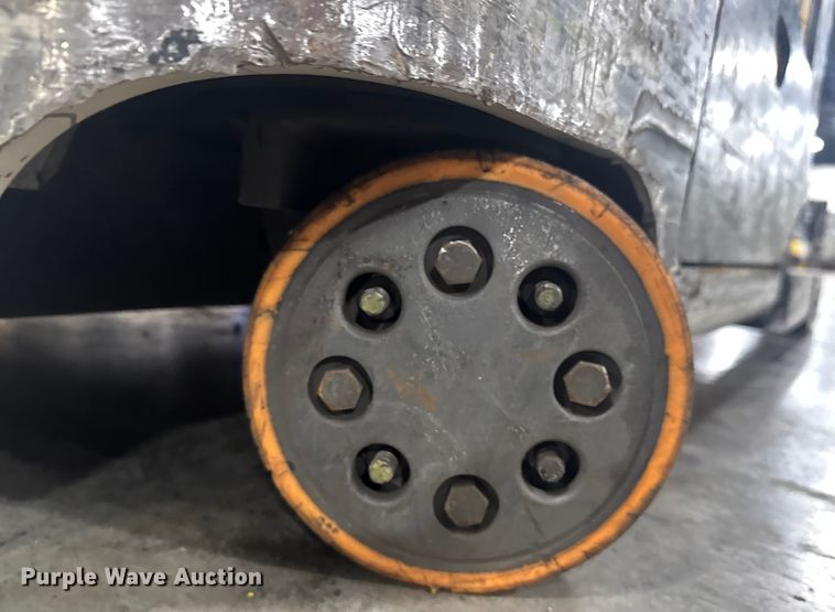 image for item EV1836 Crown RMD6095S-32 reach truck