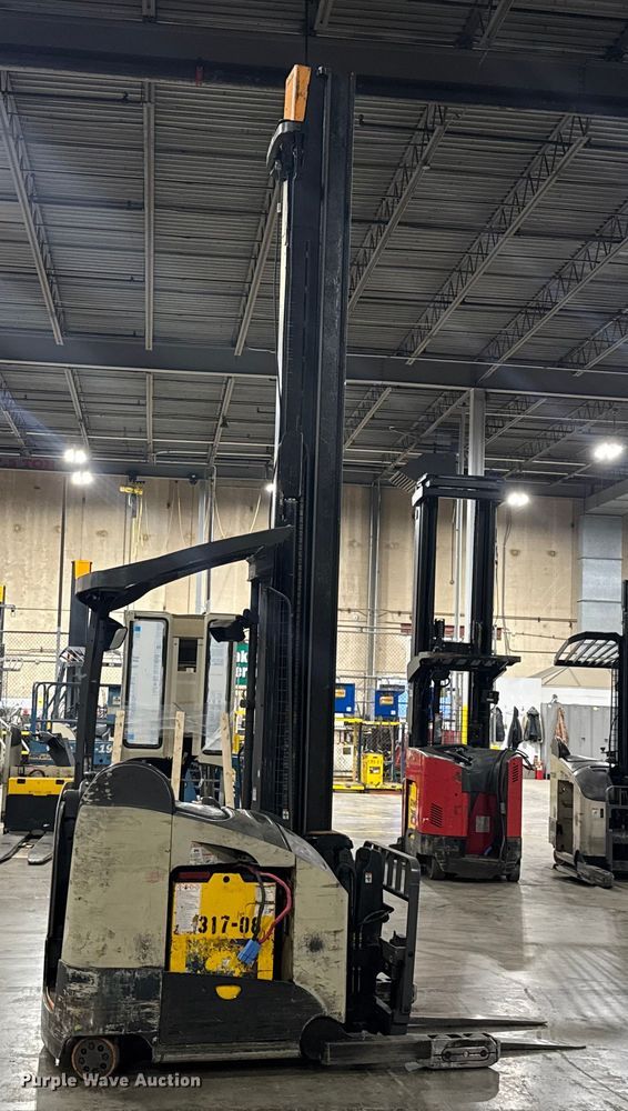 image for item EV1837 Crown RMD6095S-32 reach truck