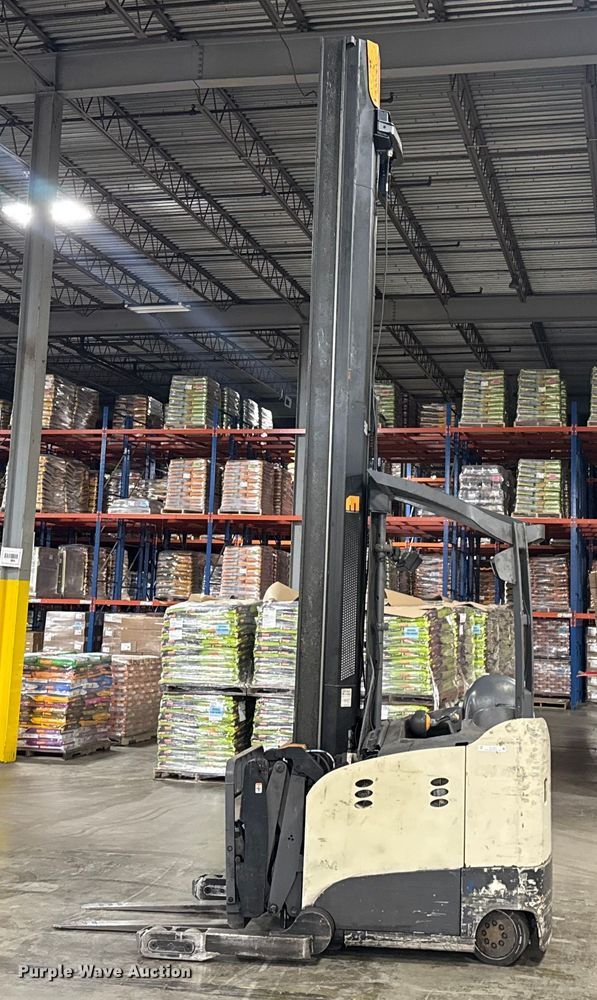 image for item EV1837 Crown RMD6095S-32 reach truck