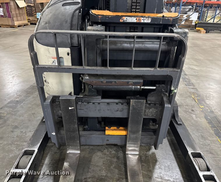 image for item EV1837 Crown RMD6095S-32 reach truck