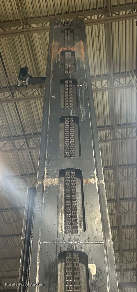 image for item EV1837 Crown RMD6095S-32 reach truck