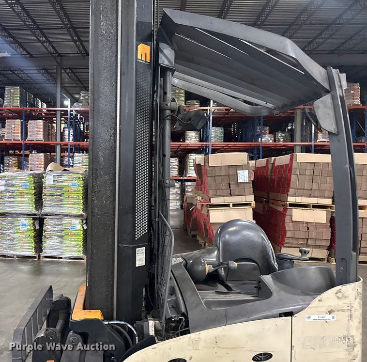 image for item EV1837 Crown RMD6095S-32 reach truck
